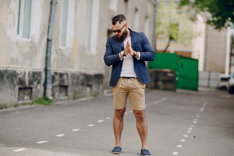 Sakko und kurze Hose – “Anzug” auf Hitze