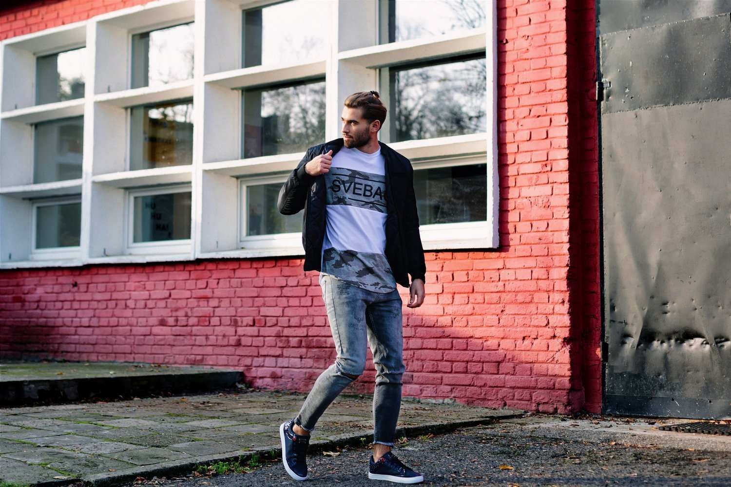 Modische Herren Outfits: Unartiger Bad Boy Look